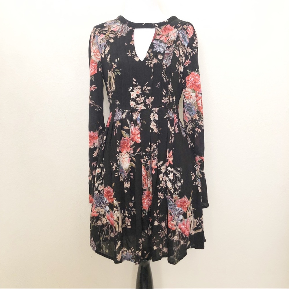 ILLA ILLA Boho Long Sleeve Black Flower Dress